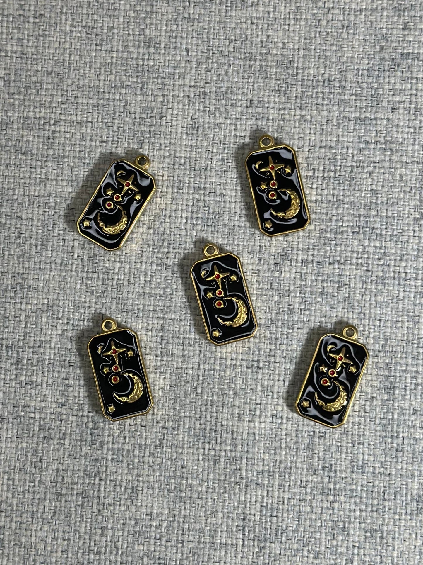 Pendentif en acier inoxydable et ėmail noir
