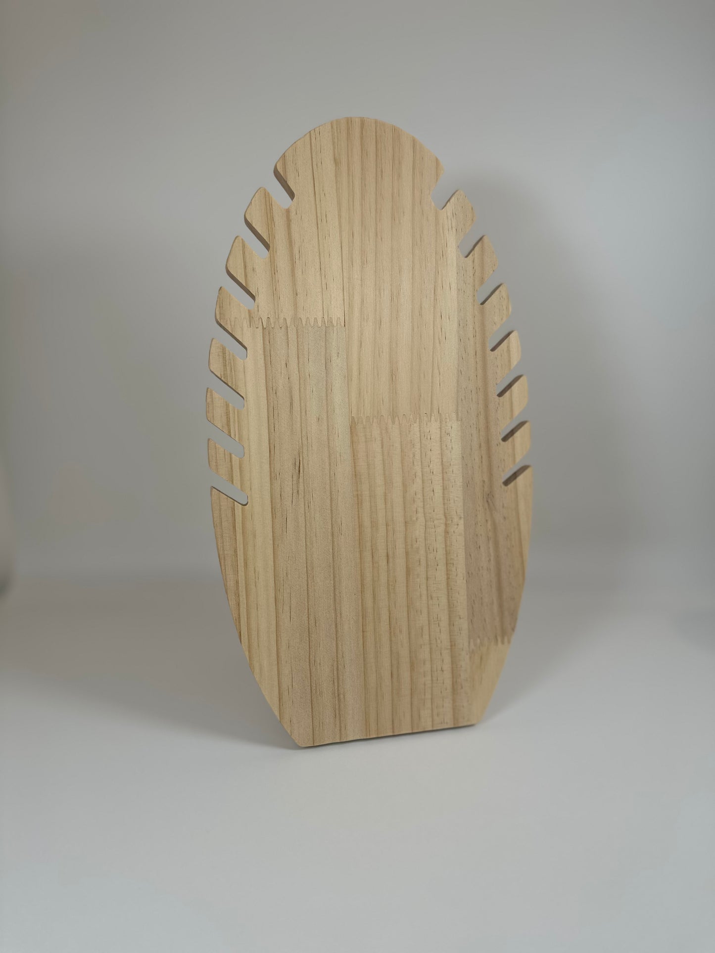 Présentoir à colliers en bois - Design feuille naturelle