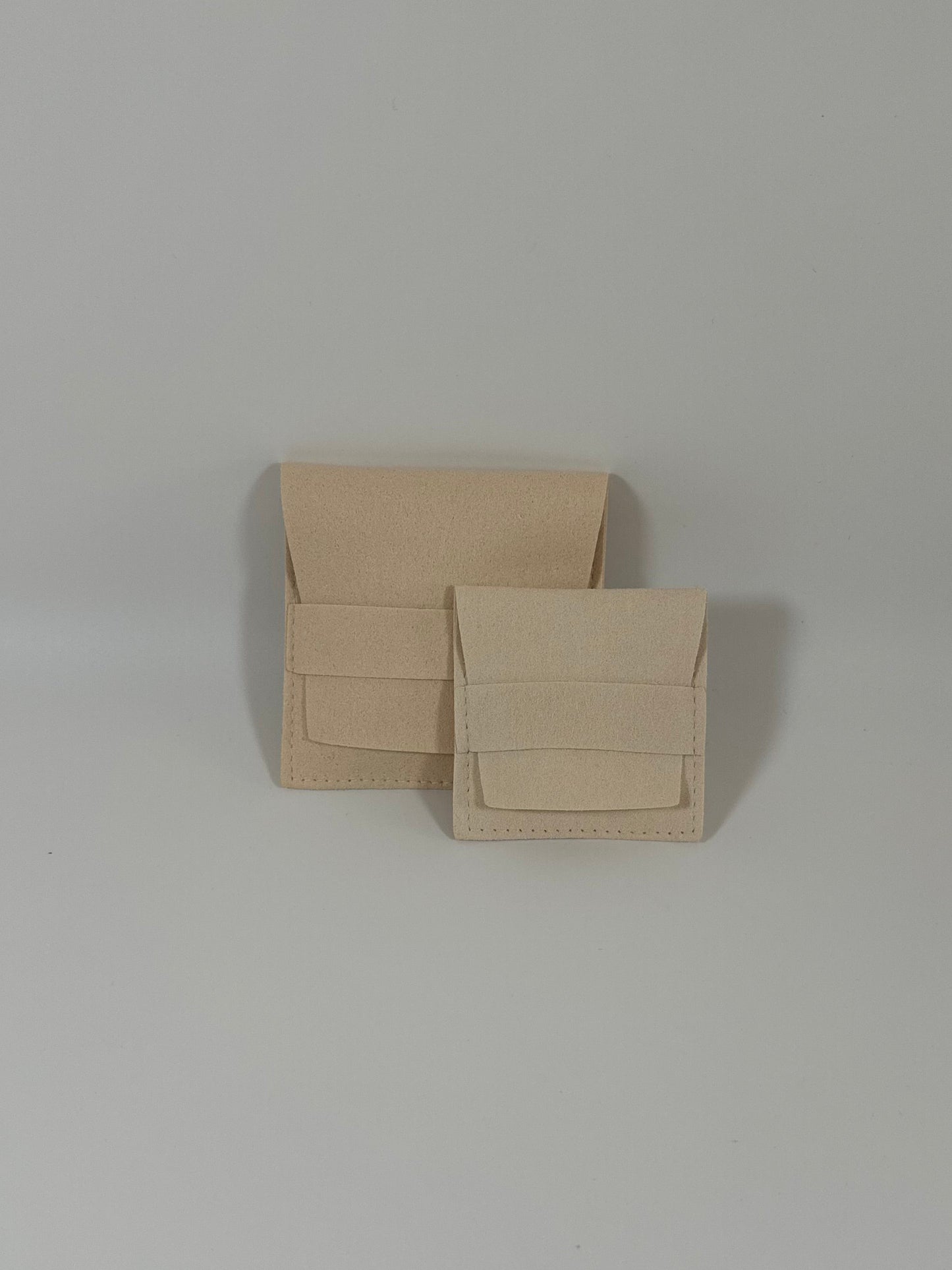 Sac en velours pour bijoux 6 x 6 cm