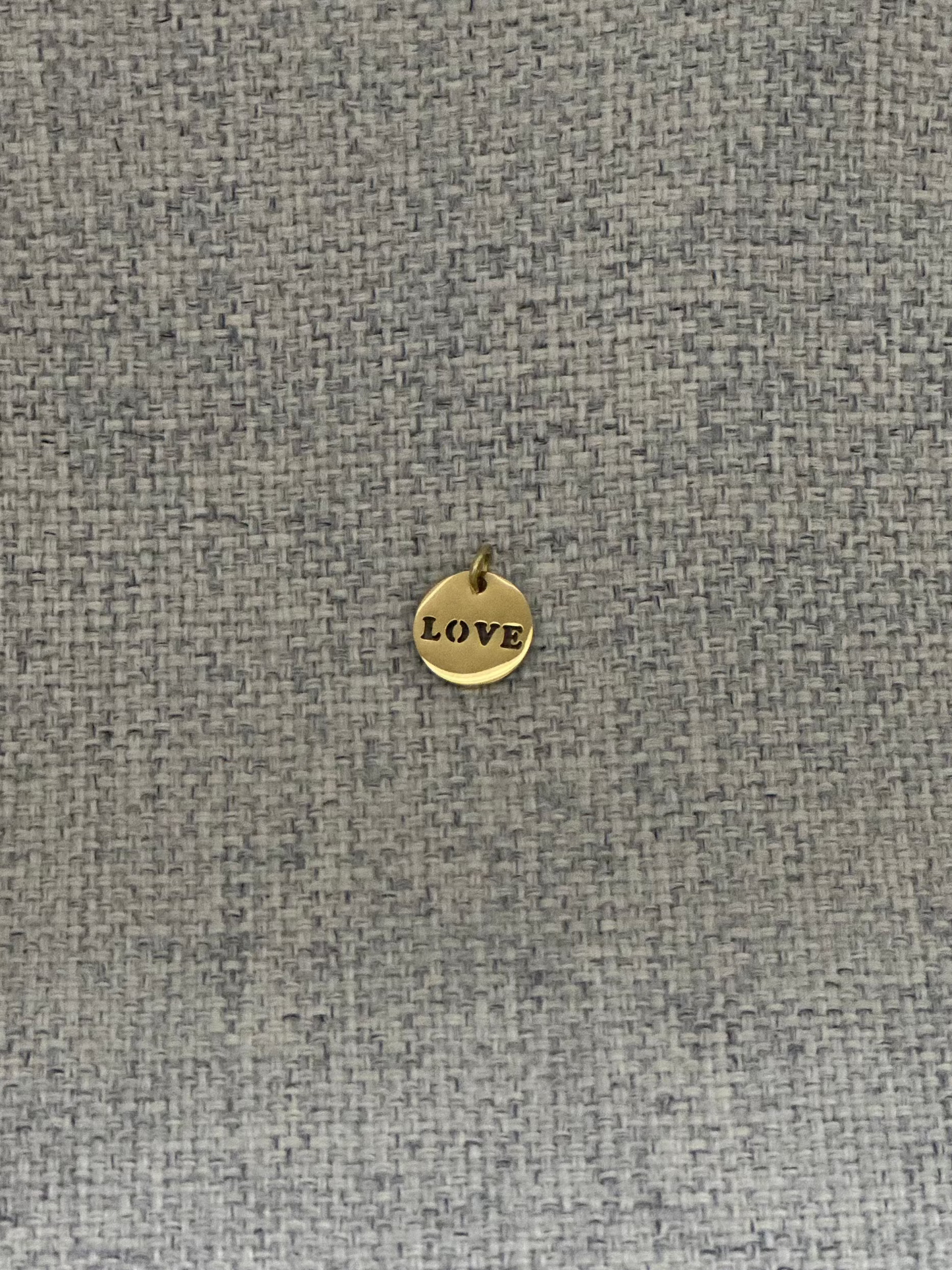 Pendentif Love en acier inoxydable doré