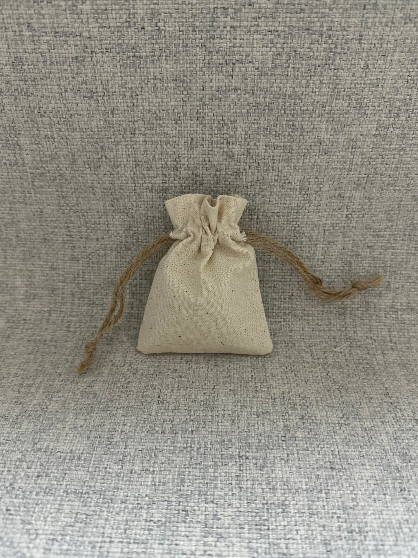 Pochon en toile de coton et fil en jute 7x 9 cm