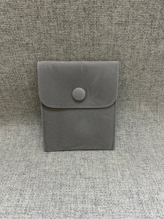 Sac en velours gris pour bijoux 10.5 x 8.5 cm