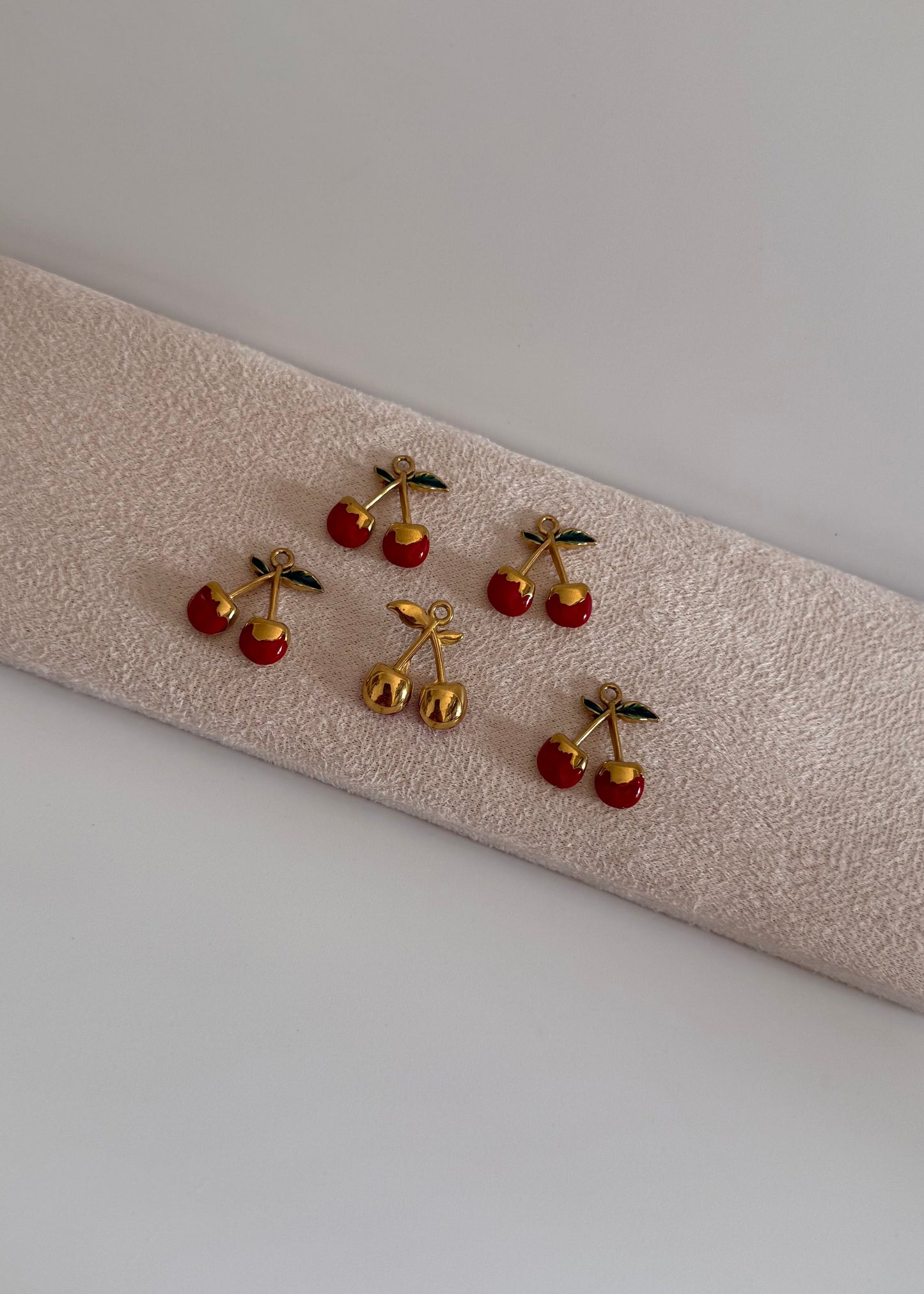 Pendentifs en acier inoxydable “Cerise”